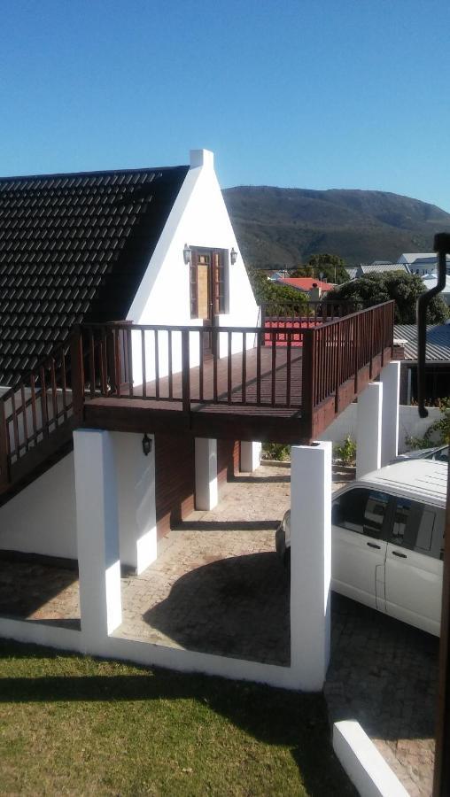 Hermanus Art Loft Bed & Breakfast Bagian luar foto